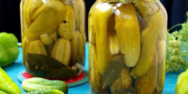 огурцы маринованные с болгарским перцем