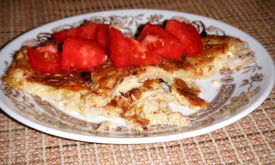Рецепт запеченой капусты с луком и мариноваными помидорами