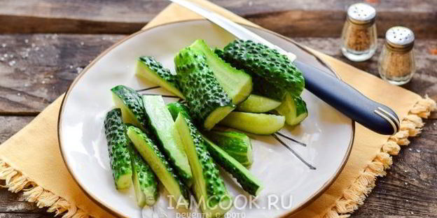 огурцы с томатным соусом на зиму