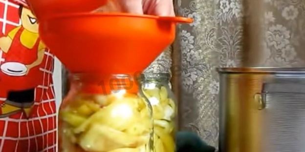 перец с яблокамии на зиму