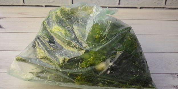 малосольные огурцы в пакете