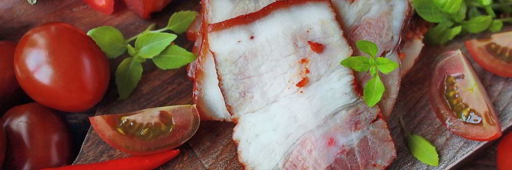 Сало в луковой шелухе