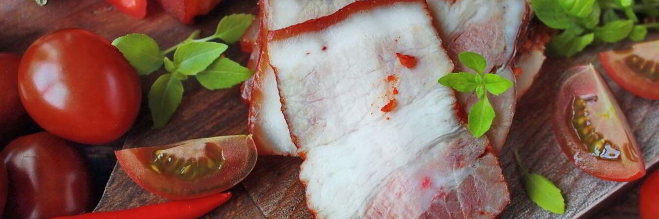 Сало в луковой шелухе