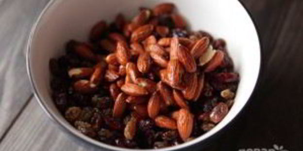 сухофрукты в тесте