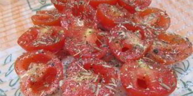 томатный батон с вялеными помидорами