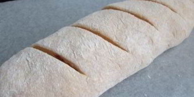 томатный батон с вялеными помидорами