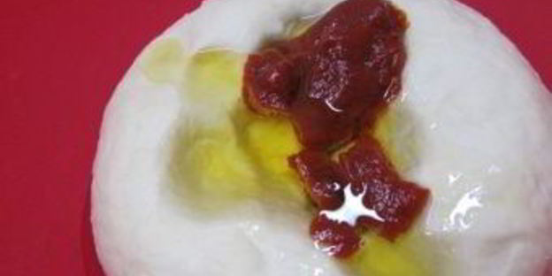 томатный батон с вялеными помидорами