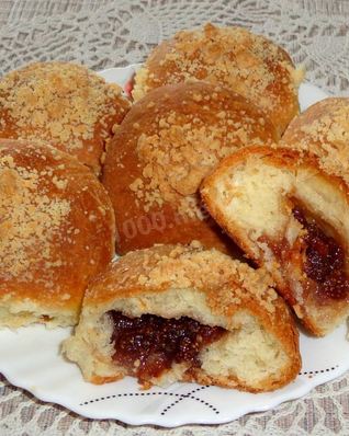 Булочки с вареньем дрожжевые