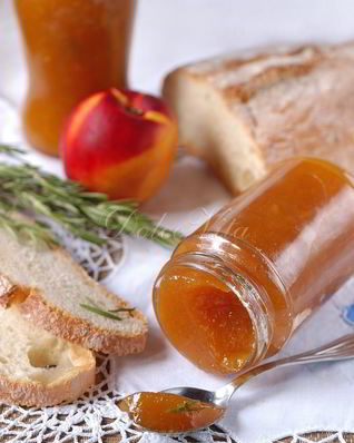 Конфитюр из нектаринов с розмарином