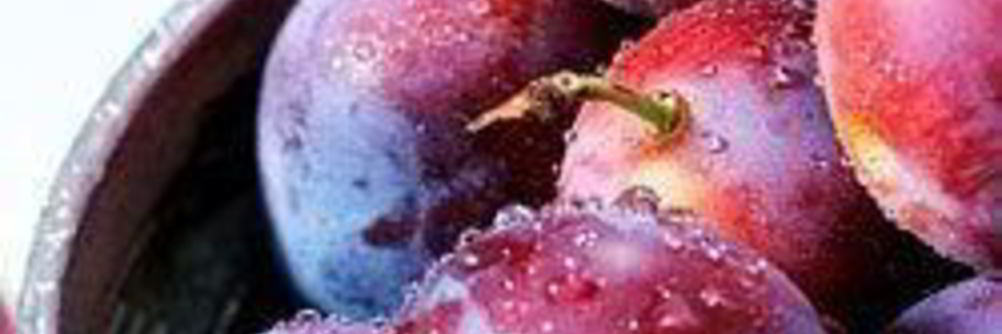 Сливовое варенье с миндалем и корицей