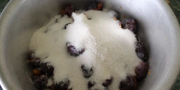 варенье из слив с грецкими орехами по-грузински