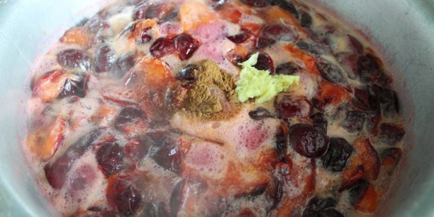 варенье из слив с грецкими орехами по-грузински