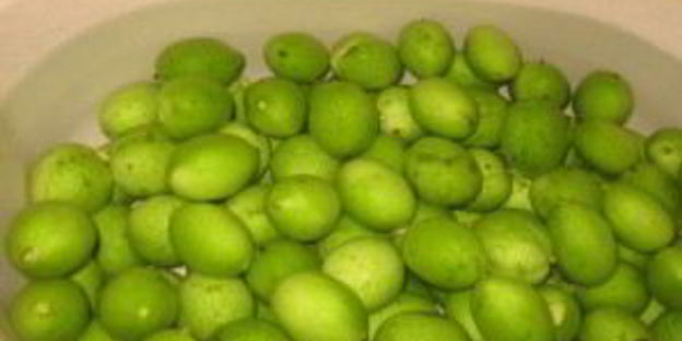 варенье из зеленых грецких орехов