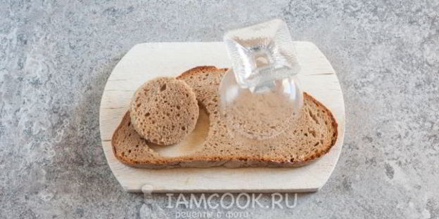 бутерброд обезьяна с сыром и колбасой