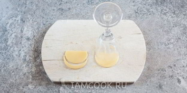 бутерброд обезьяна с сыром и колбасой