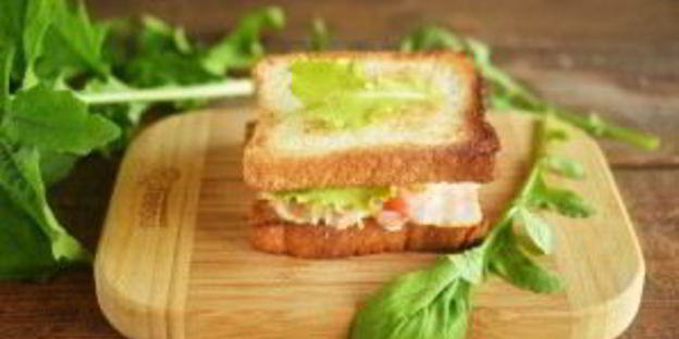 бутерброд с беконом