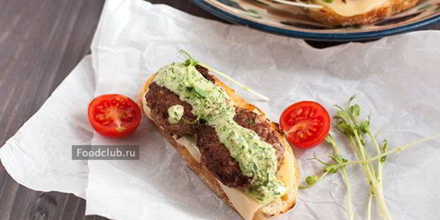 бутерброд с мини-котлетами