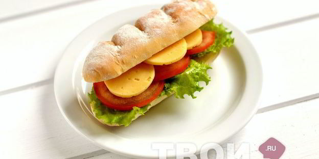 бутерброд с сыром и помидором