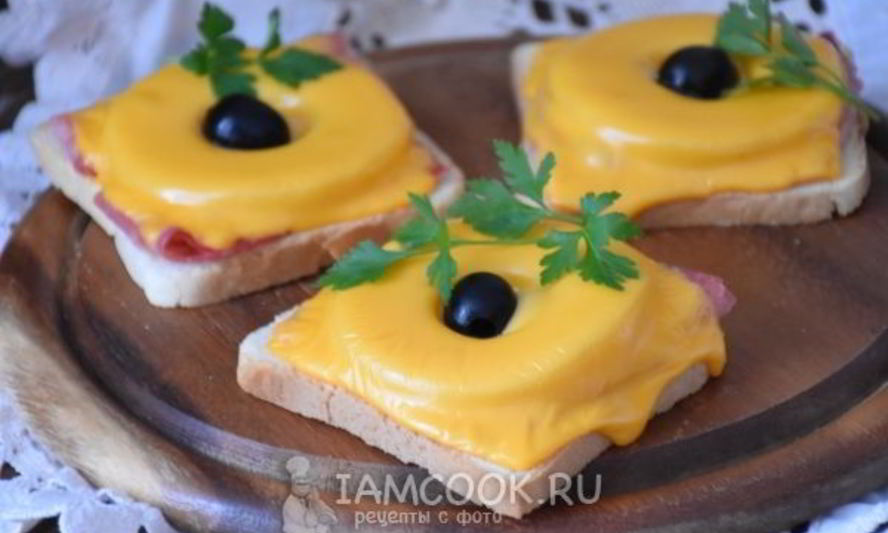 Рецепт бутербродов с ананасом, ветчиной и сыром