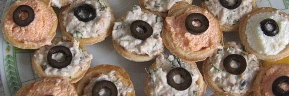 Бутерброды с икрой мойвы