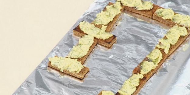 бутерброды с килькой