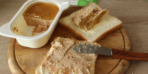 бутерброды с паштетом и свежими овощами