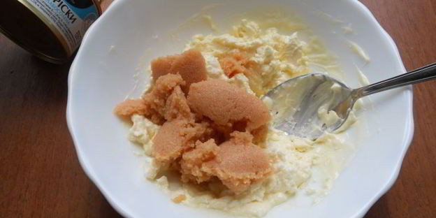 бутерброды с пастой из икры трески