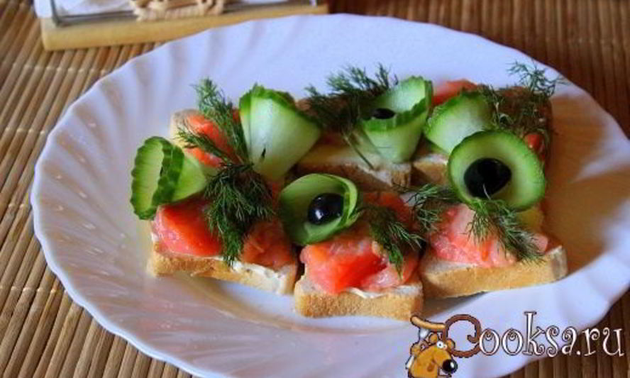 Рецепт бутербродов с семгой и свежим огурцом