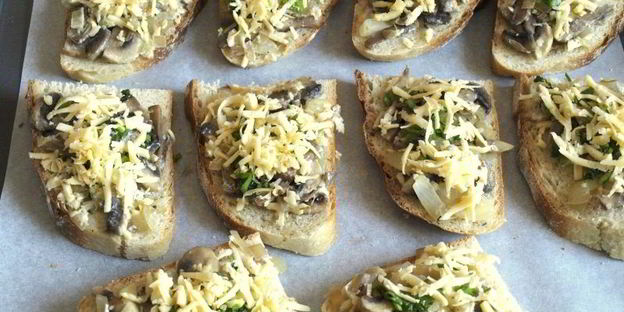 бутерброды с шампиньонами в духовке