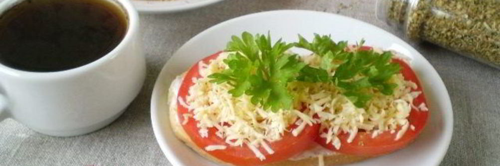 Бутерброды с сыром и помидорами