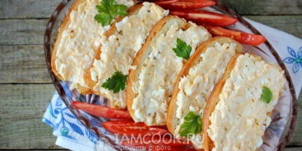 бутерброды с сыром и яйцом