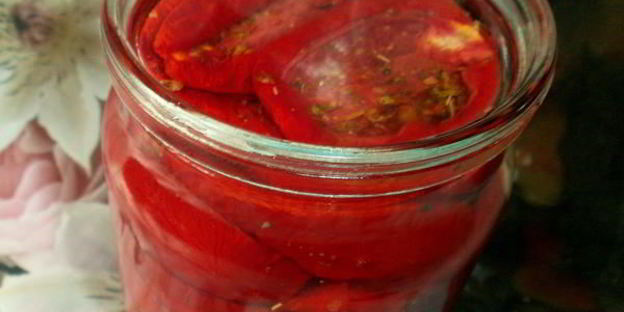 бутерброды с вялеными помидорами