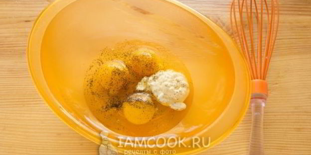 бутерброды с яичницей-болтуньей