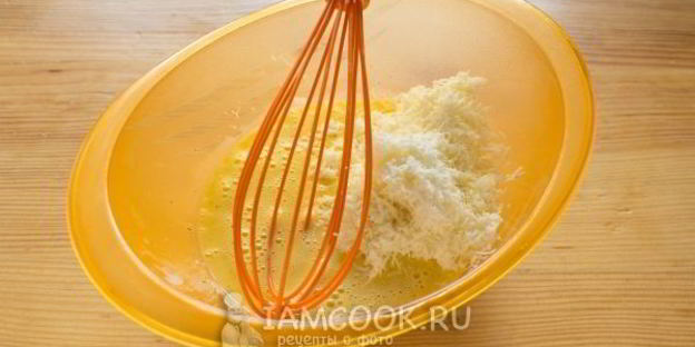 бутерброды с яичницей-болтуньей