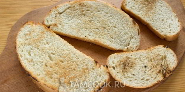 бутерброды с яичницей-болтуньей