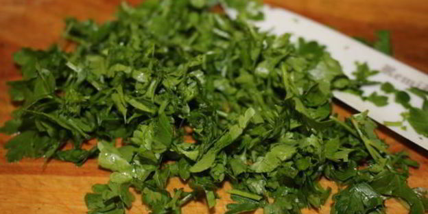 бутерброды с зеленью и помидорами