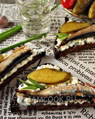 Бутерброды со шпротами с черным хлебом