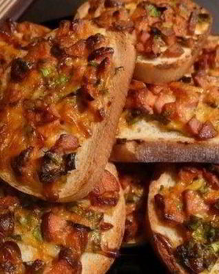 Быстрые горячие бутерброды с колбасой и сыром