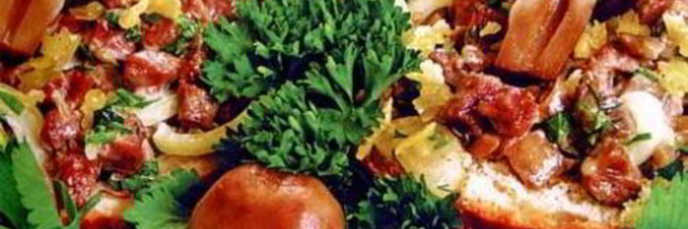 Горячие бутерброды с мясом и грибами