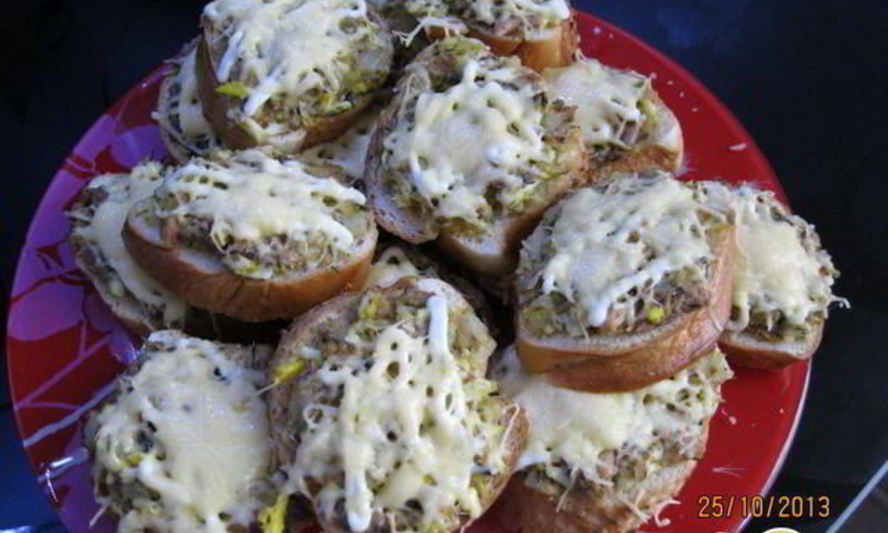 Рецепт горячих бутербродов с сайрой