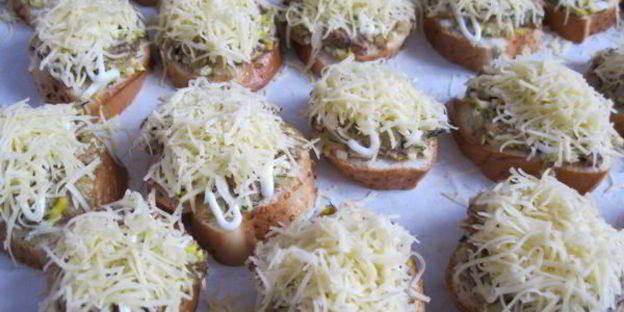 горячие бутерброды с сайрой