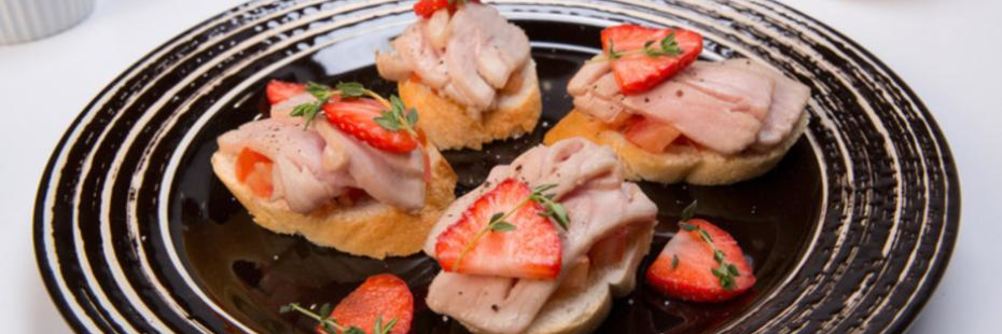 Горячие бутерброды с тунцом и помидорами