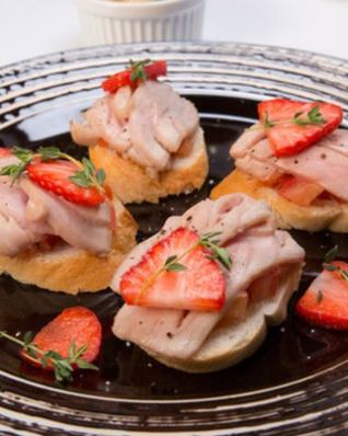 Горячие бутерброды с тунцом и помидорами