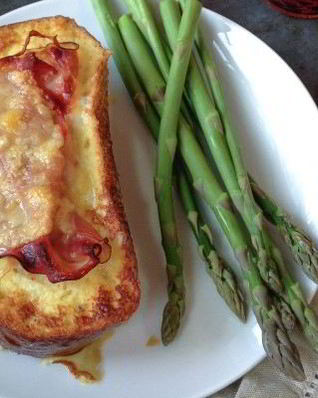 Горячие бутерброды с ветчиной и сыром