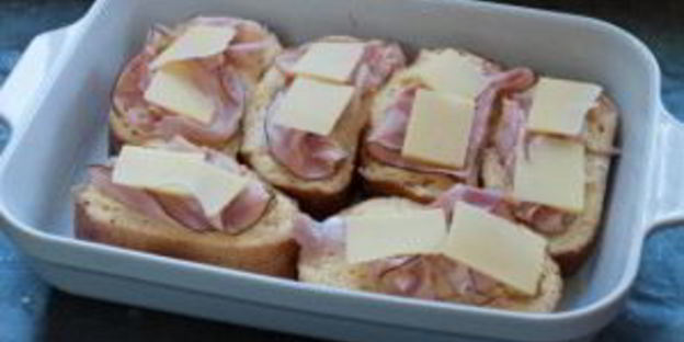 горячие бутерброды с ветчиной и сыром