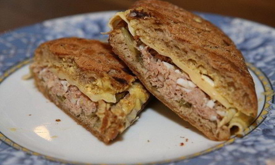 Рецепт горячего бутерброда с тунцом и сыром по-орегонски