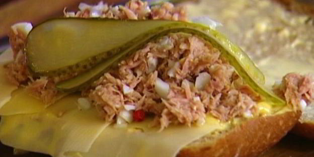 горячий бутерброд с тунцом и сыром по-орегонски