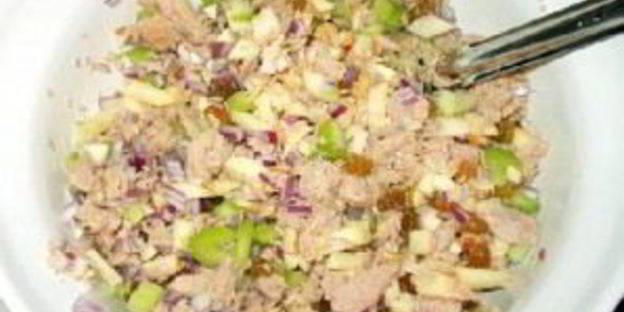 изысканный бутерброд с тунцом