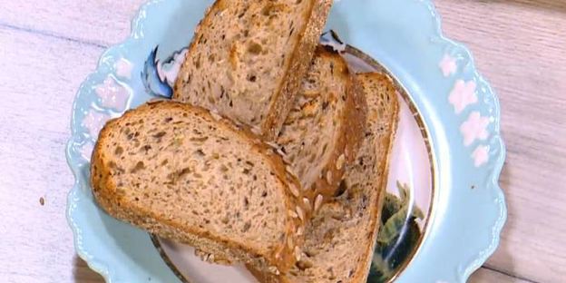 хитрый бутерброд с авокадо и яичницей