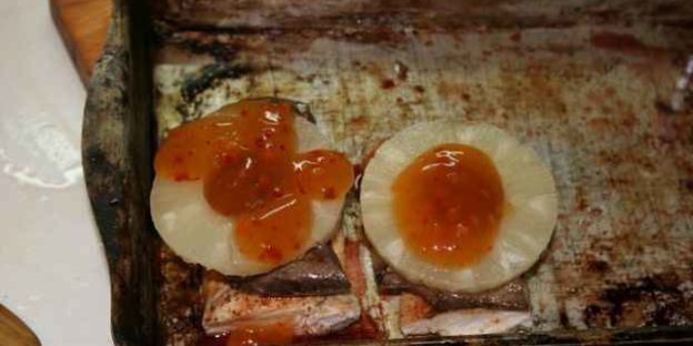 курица с печенью под ананасом и мясной бутерброд